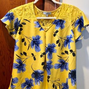Yellow flutter blouse with lace and blue flowers
